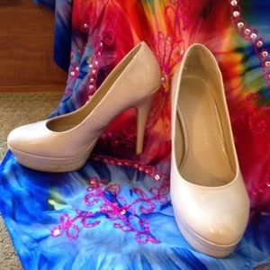 Lauren Conrad Runway High Heels Size: 8.5